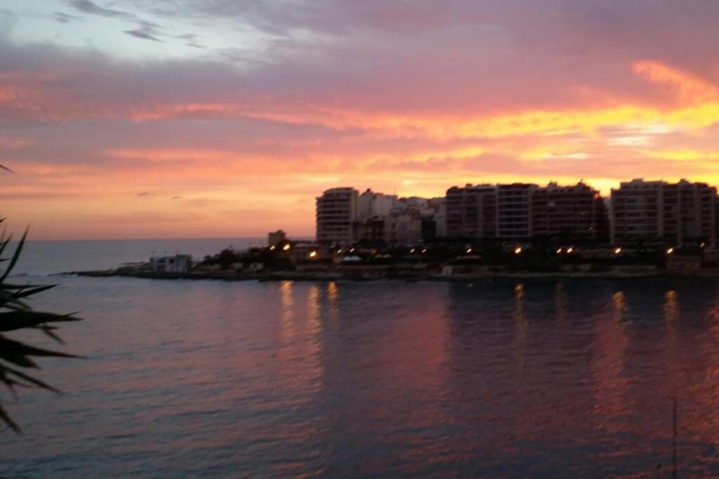 St Julians' Sea Front, Spectacular View, Apartment Saint Julian's Екстер'єр фото